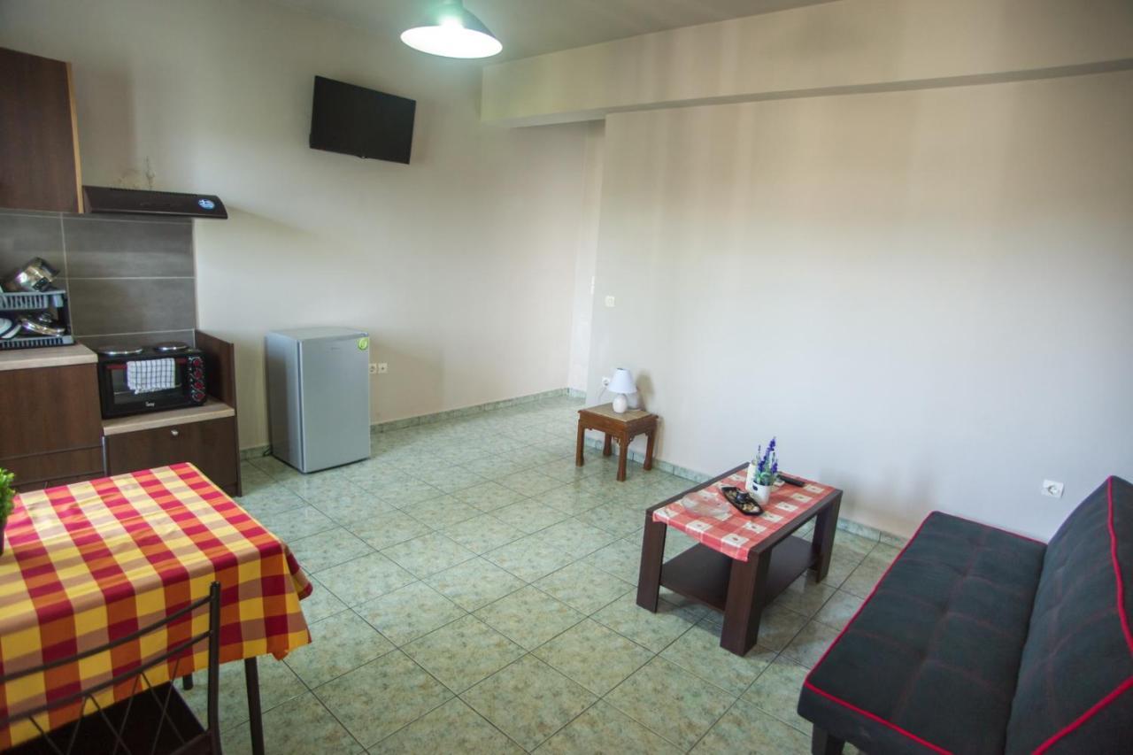 Filippion Hotel Mantzavináta Eksteriør billede